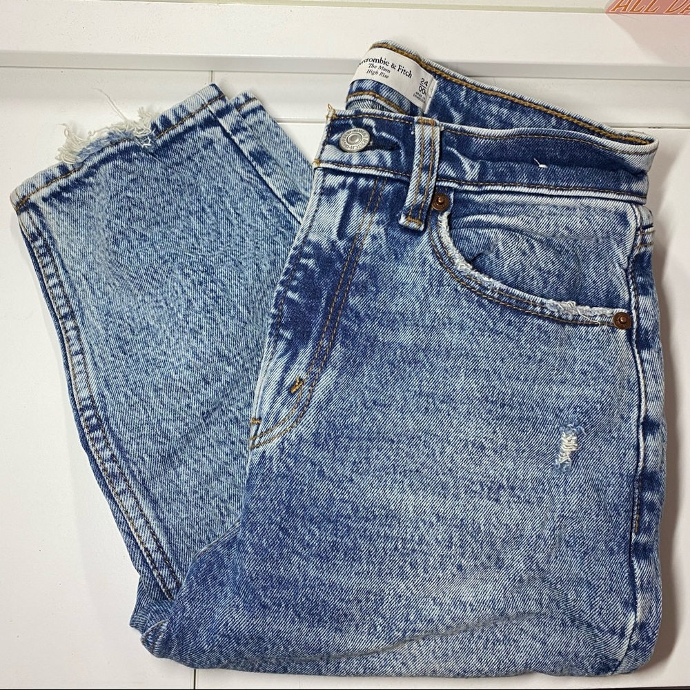 Abercrombie light acid watch jeans